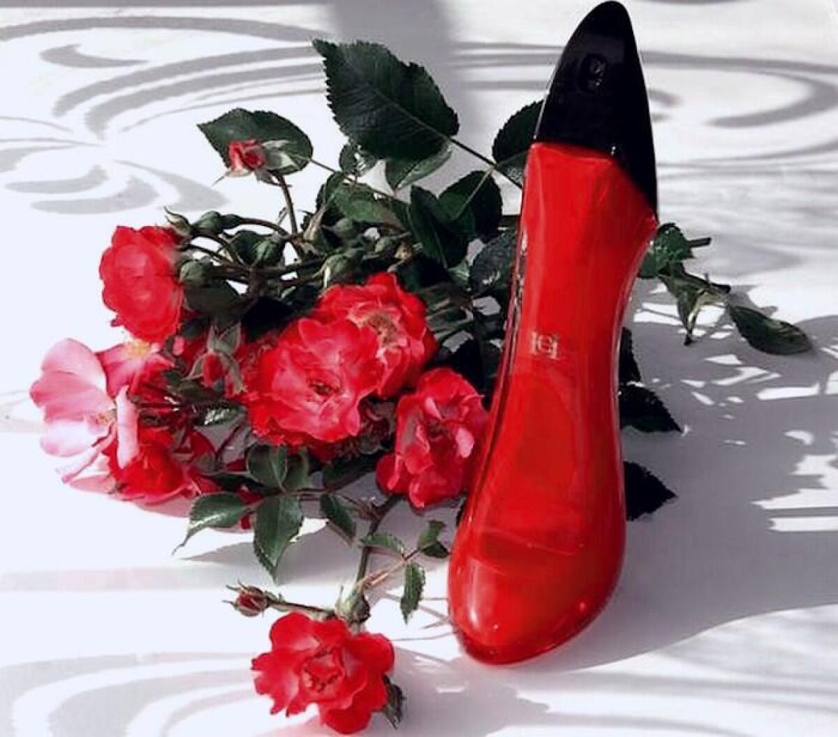 Perfume Carolina Herrera Very  - Good Floral & Wedding Decor Supply Photos avaliação e preço